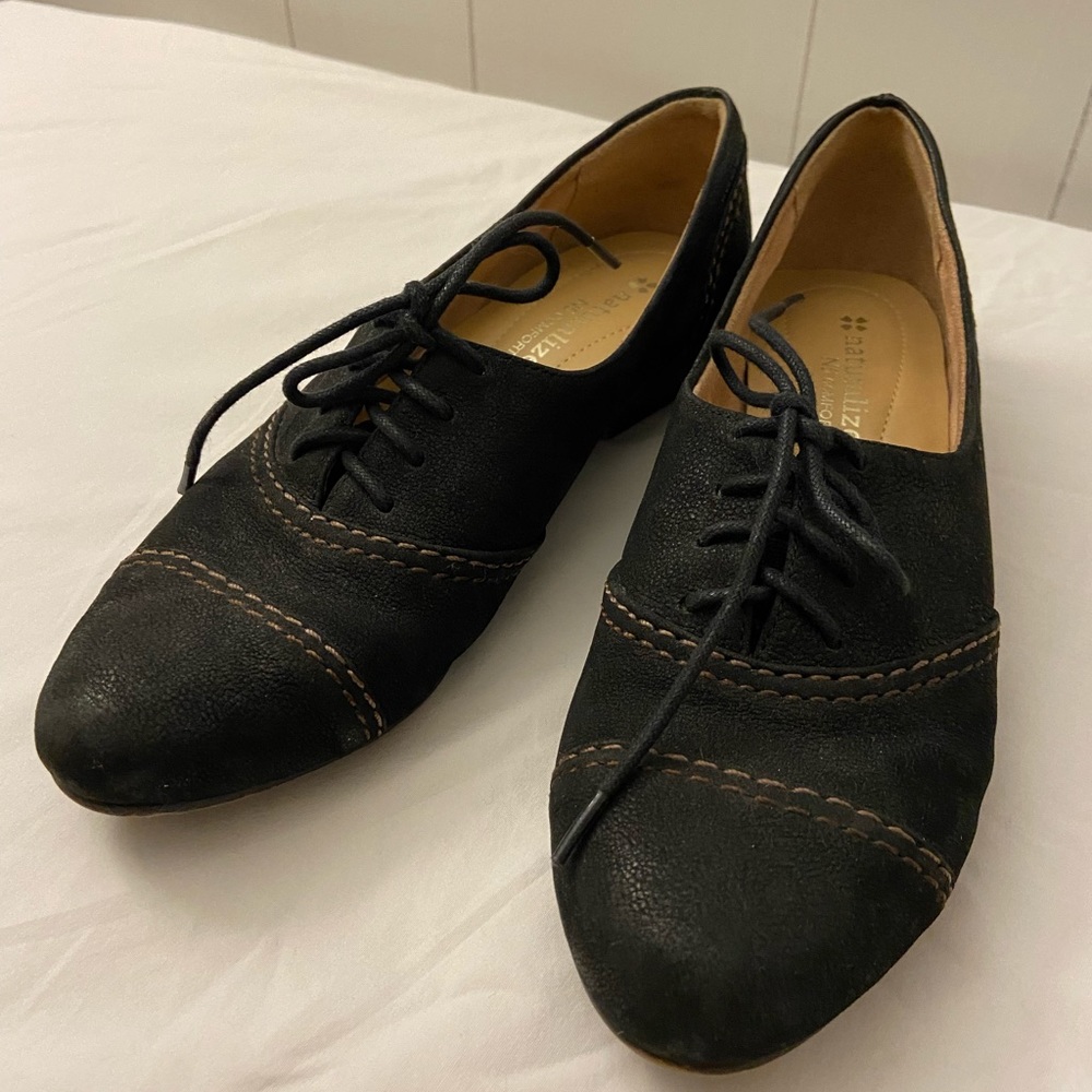 Black Suede Naturalizer Women’s Flats